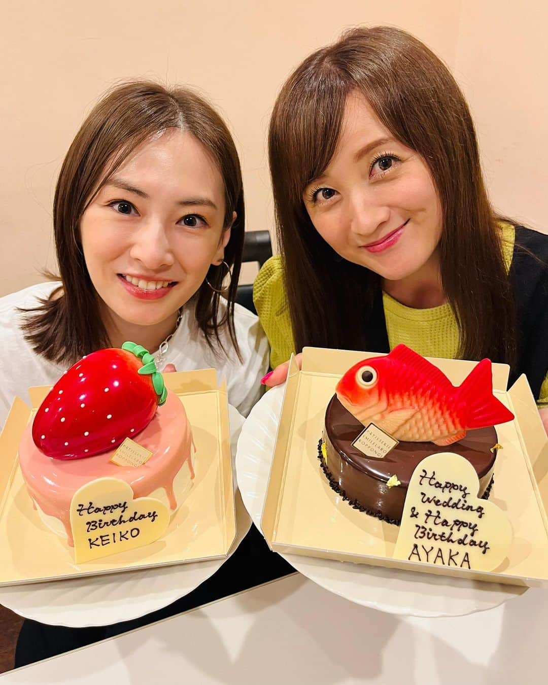 安座間美優さんのインスタグラム写真 - (安座間美優Instagram)「🩷❤️🩵🧡💚  HAPPY WEDDING & HAPPY BIRTHDAY AYAKA🧡 HAPPY BIRTHDAY KEIKO❤️  お姉さまたちのケーキショットも 超絶可愛いから載せちゃう🍓🐟🎂  　 昨日はちょうど満月で、みんなで眺めながら帰りました🌕 　  #sailormoon#セーラームーン#戦士」8月3日 11時21分 - mew_azama