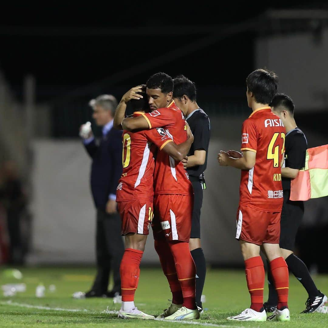 名古屋グランパスさんのインスタグラム写真 - (名古屋グランパスInstagram)「天皇杯JFA 第103回 全日本サッカー選手権大会 4回戦vs 浦和レッズ🔥  #和泉竜司 #稲垣祥 #マテウスカストロ #ターレス #貴田遼河 #ファミリー  #つむぐ #名古屋グランパス #grampus」8月3日 11時32分 - nagoyagrampus