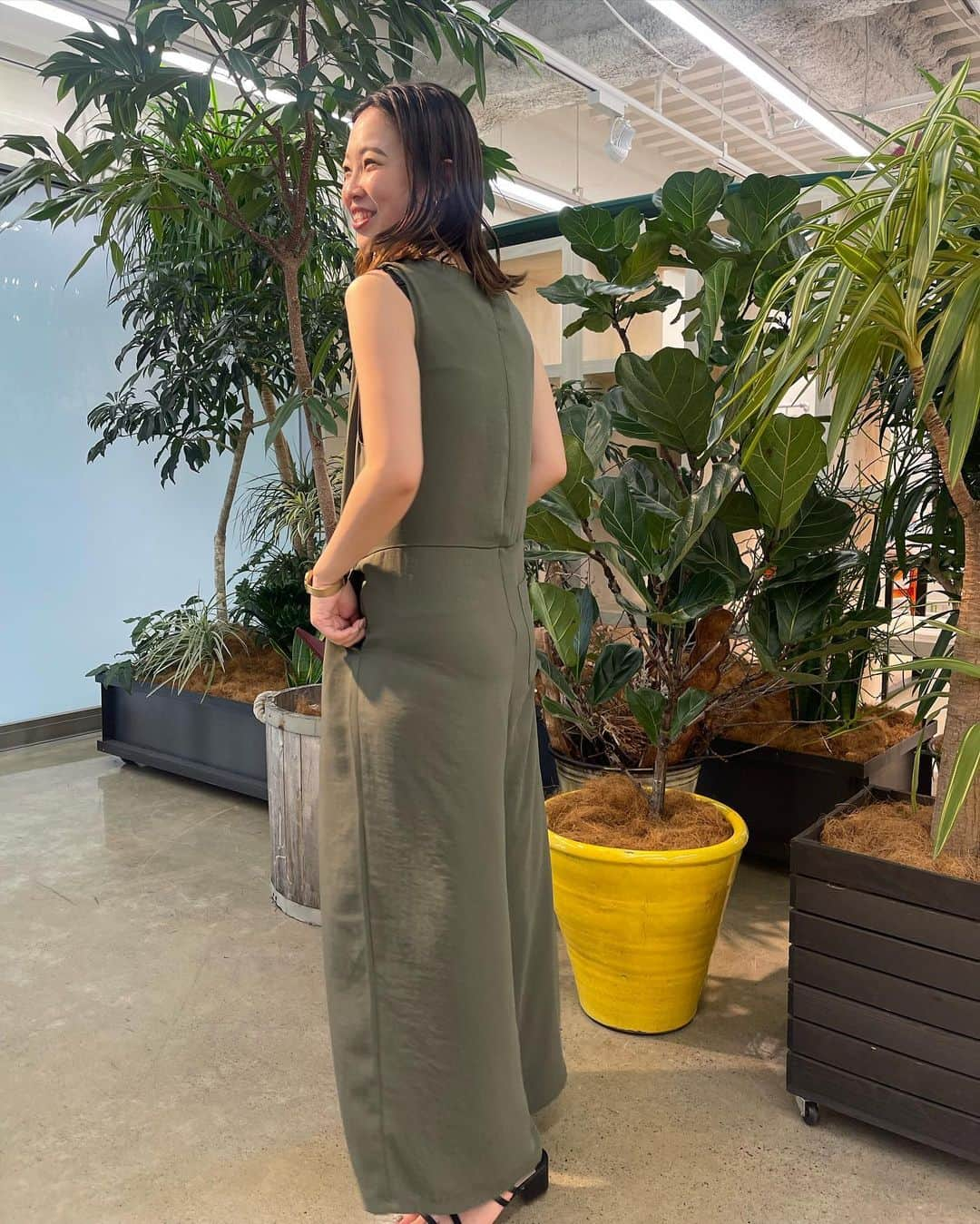 GALLARDAGALANTE OUTLETさんのインスタグラム写真 - (GALLARDAGALANTE OUTLETInstagram)「new 🌿arrival  ____________ #オールインワン #サロペット #リラックスコーデ  #オトナカジュアル  #アウトレット #アウトレット購入品  #jena_espacemerveilleux  #gallardagalante_outlet」8月3日 22時21分 - gallardagalante_outlet