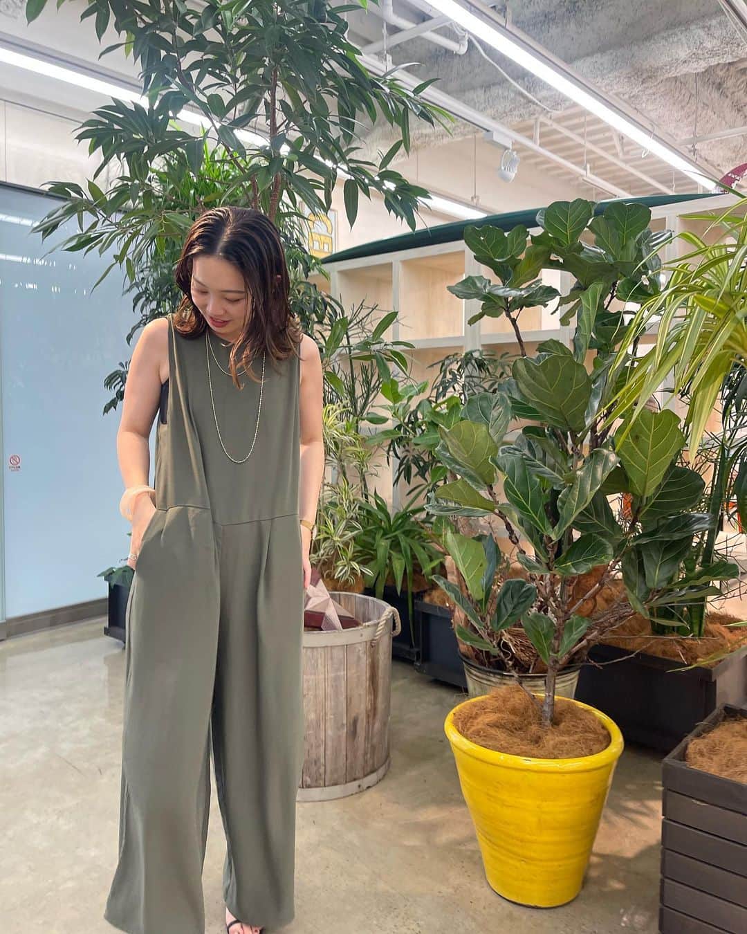 GALLARDAGALANTE OUTLETのインスタグラム：「new 🌿arrival  ____________ #オールインワン #サロペット #リラックスコーデ  #オトナカジュアル  #アウトレット #アウトレット購入品  #jena_espacemerveilleux  #gallardagalante_outlet」