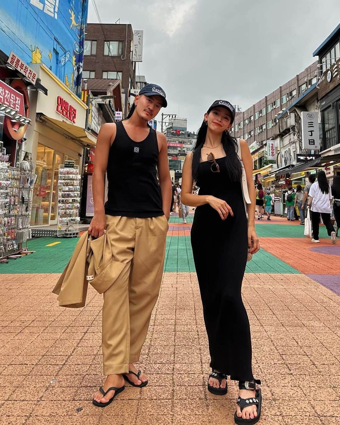 JunJunのインスタグラム：「. 先日の日帰り弾丸韓国にて🇰🇷✈️ @osayo_osayo と東京⇆大阪みたいな感覚でお仕事行ってきました😂  #korea #seoul #弘大 #韓国」