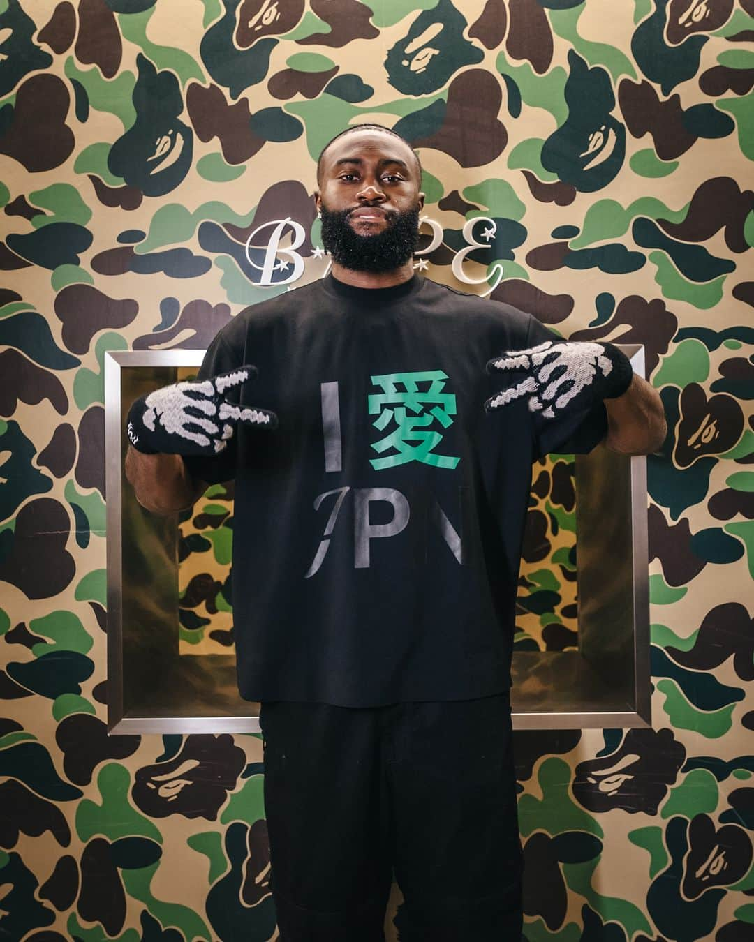 ア ベイシング エイプさんのインスタグラム写真 - (ア ベイシング エイプInstagram)「@fchwpo meet & greet event at BAPE STORE® SHIBUYA Thank you for visiting!  Photographer: RK @rkrkrk  #bape #abathingape」8月3日 22時28分 - bape_japan