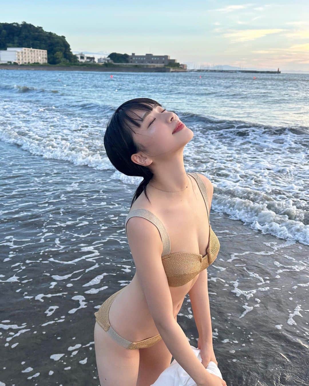 麻生果恩さんのインスタグラム写真 - (麻生果恩Instagram)「みんな海行った？？☀️  何枚目が好きか教えて！！」8月3日 22時23分 - aso.kaon