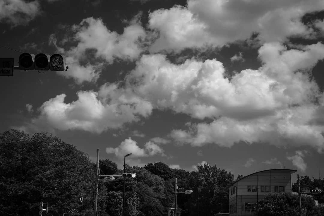 角田美喜さんのインスタグラム写真 - (角田美喜Instagram)「昔見た写真の雲に似ている空でした☁ #夏日 #酷暑 #xe4」8月3日 22時25分 - drumittan