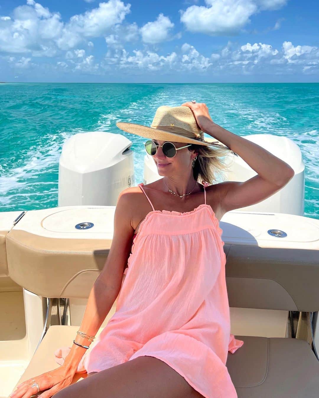 ステイシー・キーブラーのインスタグラム：「Bahama Mama! ☀️🛥️」