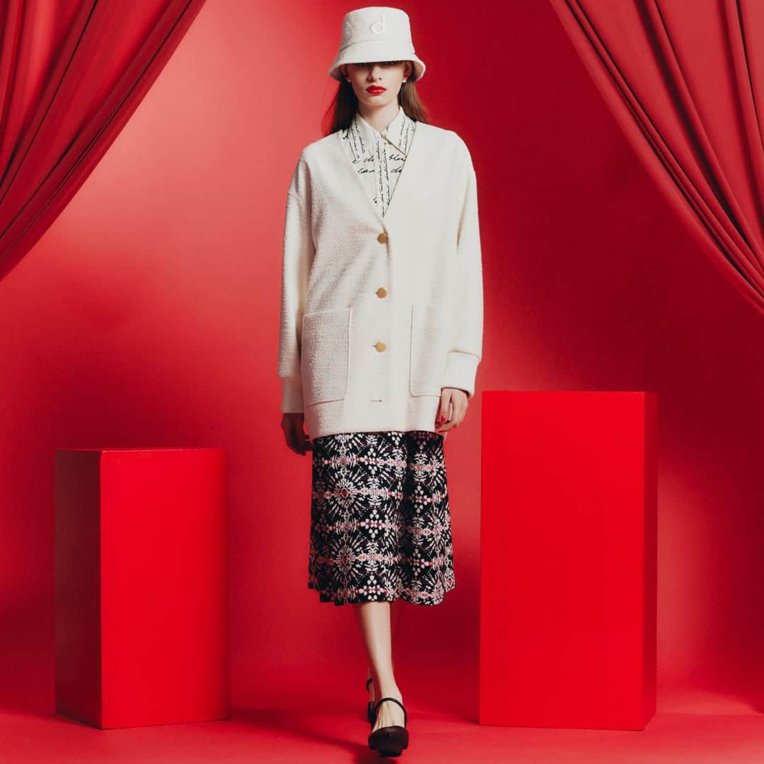 Double Standard Clothingのインスタグラム：「. 《'23 AW COLLECTION PRE ORDER vol.2》 予約受付期間：8.3(Thu) - 8.9(Wed) . [TOPS] DSC / ジャージーツイードジャケットカーディガン(予約) price. 53,900円(税込) color. オフ / ブルー size. 36 / 38 お届け予定…9月下旬 . [TOPS] DSC / レタードプリントシャツブラウス(予約) price. 31,900円(税込) color. オフ / ブラック size. 36 / 38 お届け予定...9月上旬 . [SKIRT] DSC / ジャガードフレアスカート(予約) price. 46,200円(税込) color. ミックス size. 36 / 38 お届け予定...9月上旬 . ------------------------------------------- #doublestandardclothing #tokyo #DSC #sov #nightstore #2023aw #preorder #fashion #ootd」