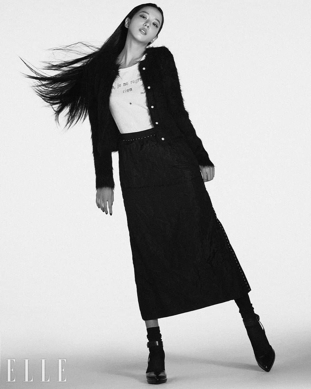 クリスチャンディオールさんのインスタグラム写真 - (クリスチャンディオールInstagram)「Fronting the August issue of @ElleKorea, @Sooyaaa__, global ambassador for fashion and beauty, channels a Parisian attitude in looks from the #DiorAW23 collection by @MariaGraziaChiuri. #StarsinDior」8月3日 21時00分 - dior