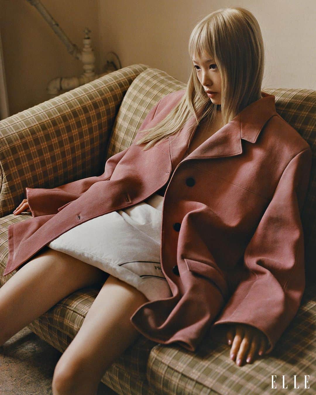 ELLE Magazineさんのインスタグラム写真 - (ELLE MagazineInstagram)「@christian_macdonald_studio brings us a portfolio of trendy up-and-comers shot in Ridgewood, Queens for ELLE’s August issue. Click the link in bio for more.   ELLE: @elleusa Editor-in-chief: Nina Garcia @ninagarcia Photographer: Christian MacDonald @christian_macdonald_studio Stylist: Alex White @alexwhiteedits Hair: Orlando Pita at Home Agency @hairbyorlandopita @homeagency Makeup: Francelle Daly at Home Agency @francelledaly @homeagency Manicure: Eri Handa for Chanel @erihandanail @chanel.beauty Casting: Ricky Michiels @rickymichiels Set design: Todd Wiggins for MHS Artists @toddsets @mhs_artists Production: Pony Projects @pony_projects」8月3日 21時00分 - elleusa
