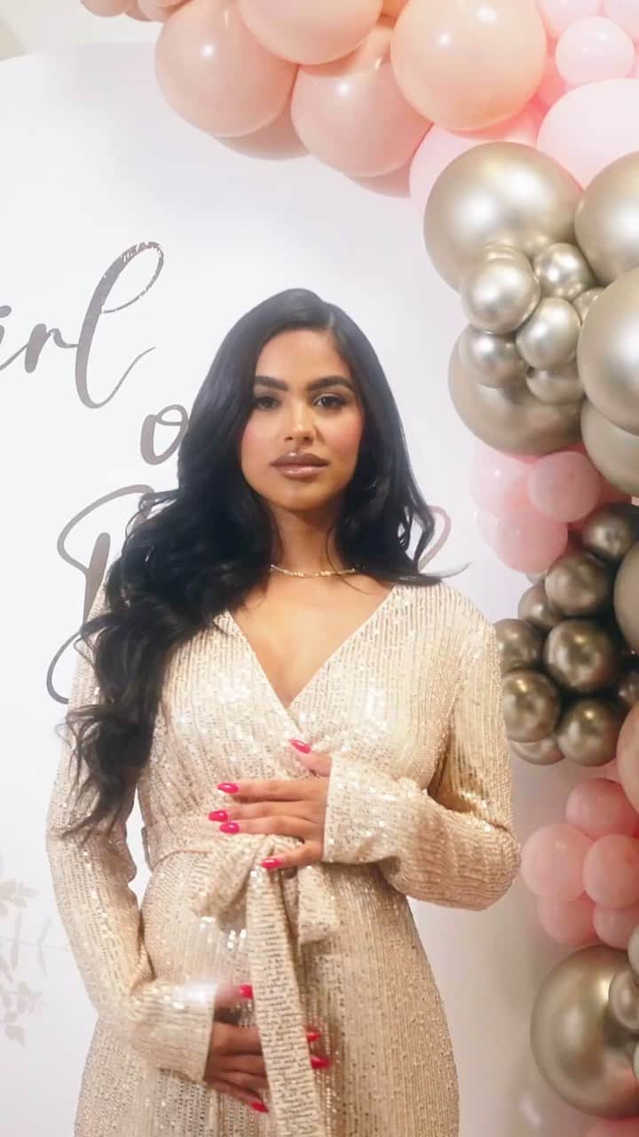 SHEINのインスタグラム：「From gender reveals to baby showers and beyond, SHEIN MATERNITY dresses every event in style designed to amplify your glow ✨✨✨  🔎19336936 19264077 9336829 19336739 19264196  #SHEINmaternity」