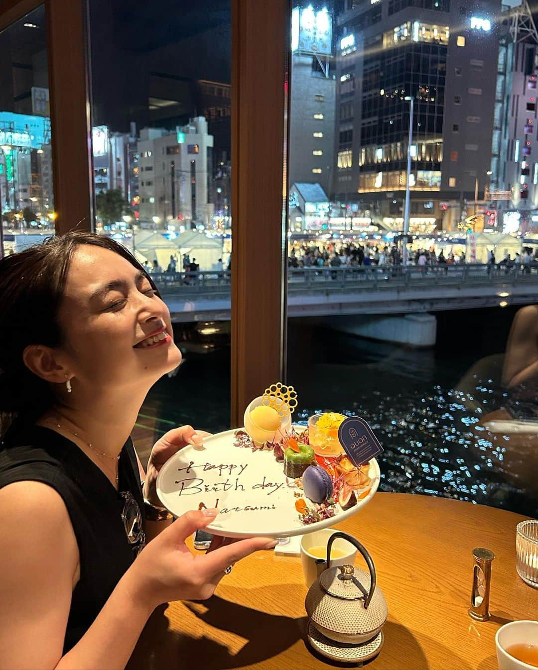 松原菜摘さんのインスタグラム写真 - (松原菜摘Instagram)「お久しぶりです☺︎ 先日はお友達がお誕生日をお祝いしてくれました🎐♡ 福岡は海も近くて食べ物もおいしい 人も優しい とっても素敵な街💐 福岡だいすきになりました🫧  #福岡　#糸島 #素敵な場所　#ありがとう　#29歳になりました #きれいめコーデ  #大人コーデ #ワンピースコーデ」8月3日 21時01分 - __hani__mn