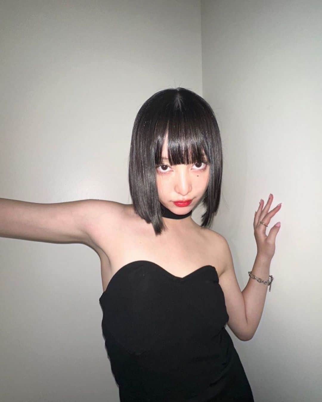山田愛奈さんのインスタグラム写真 - (山田愛奈Instagram)「.  BLACKhair 🖤🏁🎱🕶」8月3日 21時08分 - aina_yama