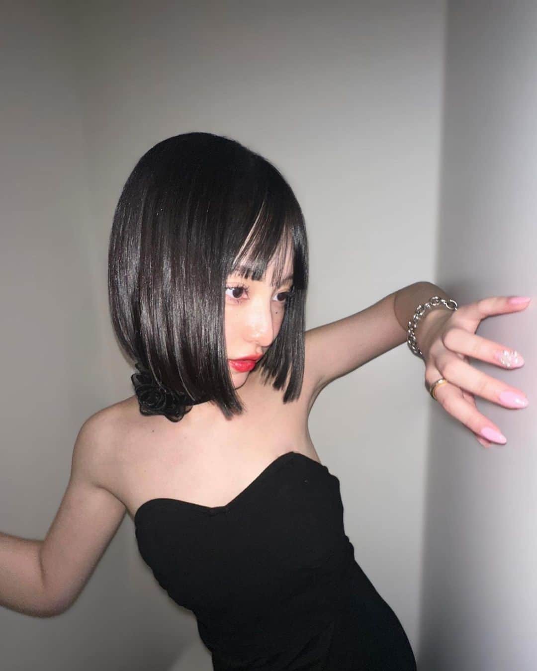 山田愛奈さんのインスタグラム写真 - (山田愛奈Instagram)「.  BLACKhair 🖤🏁🎱🕶」8月3日 21時08分 - aina_yama