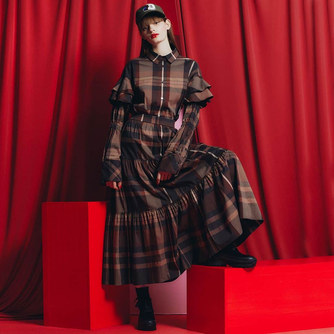 Double Standard Clothingのインスタグラム：「. 《'23 AW COLLECTION PRE ORDER vol.2》 予約受付期間：8.3(Thu) - 8.9(Wed) . [TOPS] DSC / チェック柄フリルスリーブシャツ(予約) price. 38,500円(税込) color. チェック size. 36 / 38 . [BOTTOMS] DSC / チェック柄マキシティアードスカート(予約) price. 42,900円(税込) color. チェック size. 36 / 38 . お届け予定...8月下旬 ------------------------------------------- #doublestandardclothing #tokyo #DSC #sov #nightstore #2023aw #preorder #fashion #ootd」