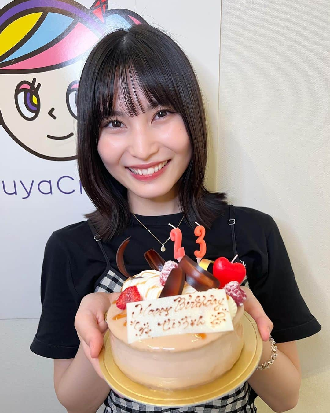 福岡聖菜さんのインスタグラム写真 - (福岡聖菜Instagram)「8月1日で23歳になりました💐  12歳から活動してきてなんだか不思議な気持ちですが、 たくさんの方にお祝いしていただけて嬉しい限り。  環境も少し変わって、また新たにいろんなことを楽しんでいきたいな😌」8月3日 21時12分 - seina___ff