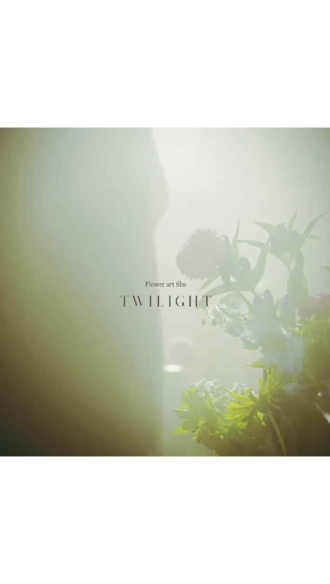 橘昌吾のインスタグラム：「FLOWER ART FILM  "TWILIGHT'  Being left  Directed by @tatsuki_i_7   Starring - @shotaro_arisawa   Dop&Photographer - @naoyatoita  Stylist - @shogo_tachibana  Hair make - @rinodokai  Music - @nxnx._.73  Flower artist - @tatsuki_i_7  Colorist - @ishii_mikiya  Production manager - @morito.imai  1st AC - Iori Takeda 2nd AC - @ryu16.120 @yuitumunii  Chief lighting assistant - @atsushi_1128  Lighting assistant - @bosyx003  Stylist assistant - Mizuki Nishino Flower assistant - @aoi_upr」