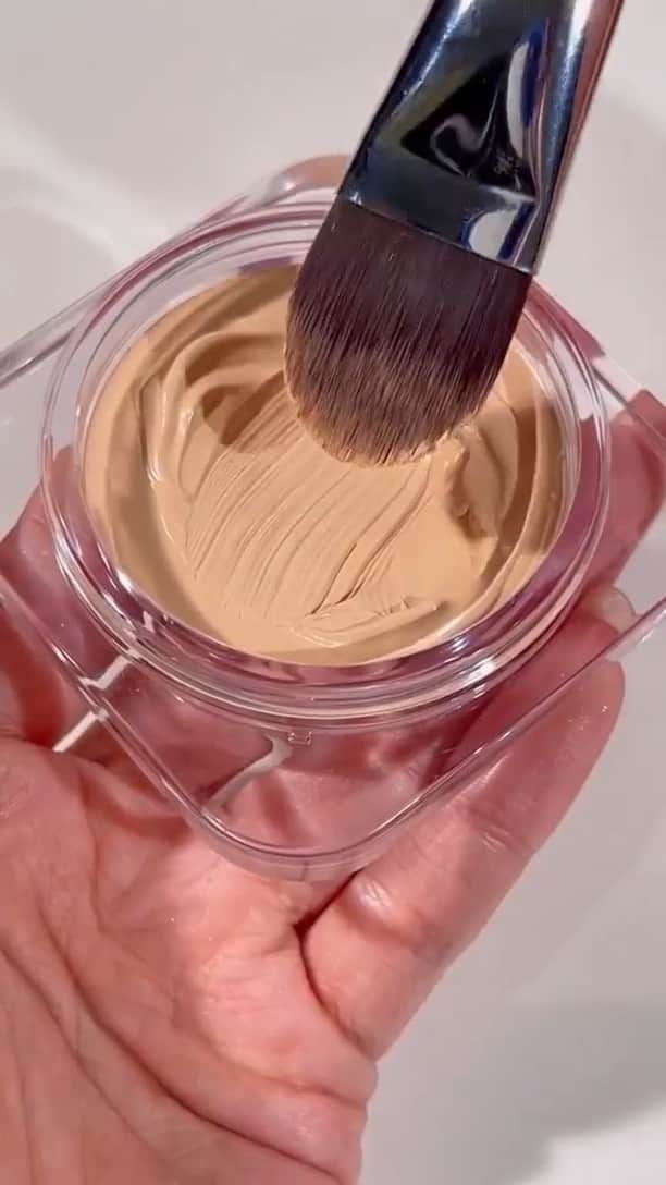 SHEINのインスタグラム：「When you need high coverage, you know who to call 💁‍♀️ Get instantly flawless application faster than ever with @sheglam_official's waterproof, long-lasting yet lightweight Skinfluencer foundation balm 😍  🔎 10514176  #SHEGLAM #sheglamfoundationbalm #fullcoveragefoundation #foundationtutorial #foundationmakeup #beautytok #foundation」