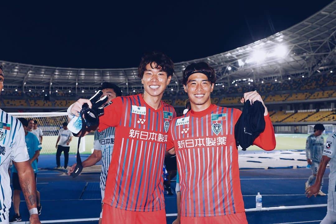 永石拓海のインスタグラム：「.  120分、疲れた！！ 勝って笑顔、最高だね！！ ダービーも熱く行こう🔥 #天皇杯 #ベスト8」