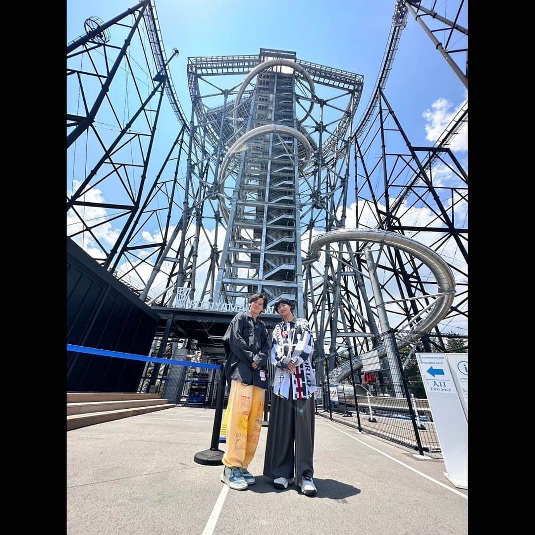 小笠原海さんのインスタグラム写真 - (小笠原海Instagram)「楽しかった夏の思い出ができました🎢 #よるのブランチ . 衣装は大好きなMIHARA YASUHIRO🤍」8月3日 21時33分 - 927_kai
