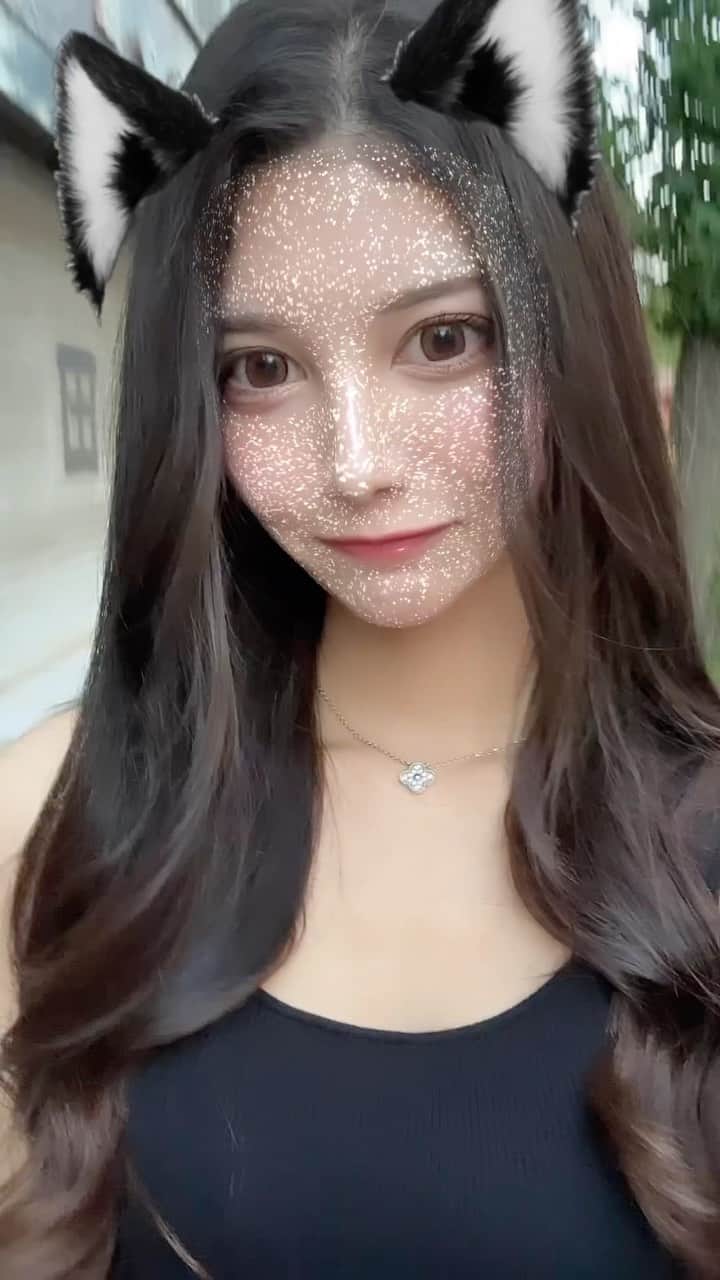 サントス飛鳥のインスタグラム：「髪の毛少し切った♡  @real_official__account」