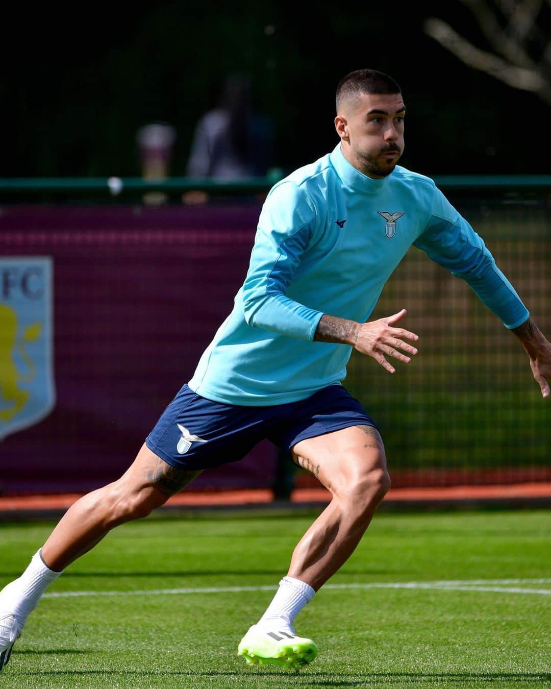 SSラツィオのインスタグラム：「🔥 Final prep before AVFC  #CMonEagles 🦅」