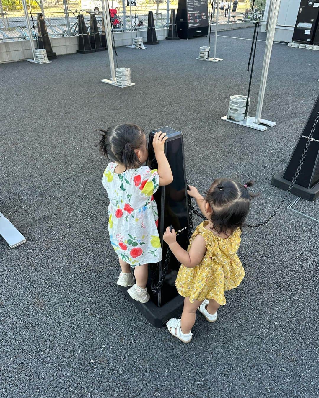 ARISA（和田有沙）さんのインスタグラム写真 - (ARISA（和田有沙）Instagram)「同い年コンビ👭ㅤㅤㅤㅤㅤㅤㅤㅤㅤㅤㅤㅤㅤ ㅤㅤㅤㅤㅤㅤㅤㅤㅤㅤㅤㅤㅤ 2人で一緒に遊んでる姿を見て ほっこり🥹💓ㅤㅤㅤㅤㅤㅤㅤㅤㅤㅤㅤㅤㅤ ㅤㅤㅤㅤㅤㅤㅤㅤㅤㅤㅤㅤㅤ 娘たちはもちろん 父母もとても楽しかった🤞❤️‍🔥ㅤㅤㅤㅤㅤㅤㅤㅤㅤㅤㅤㅤㅤ ㅤㅤㅤㅤㅤㅤㅤㅤㅤㅤㅤㅤㅤ この日の陽音はももか夫婦にずーーっと抱っこしてもらって幸せそうでした🤣💓その為写真がありません🤣w  #１歳#１歳女の子#女の子ママ」8月3日 21時43分 - wadaarisa