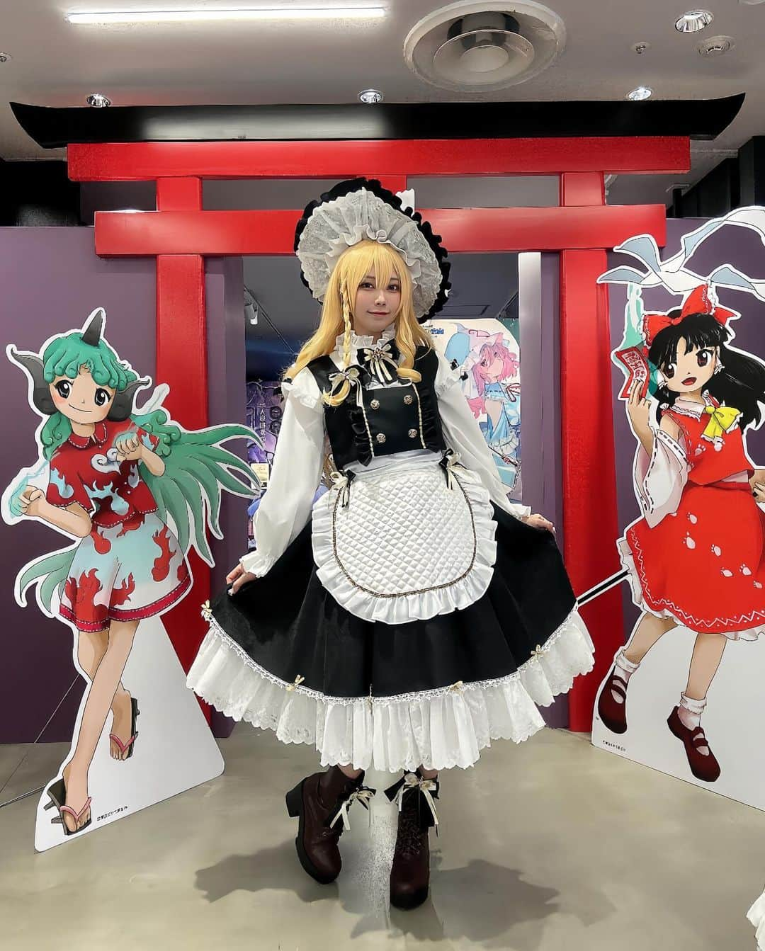 ないるのインスタグラム：「・ 今日は『大・東方Project展2023』の 内覧会にご招待いただき、 魔理沙コスで伺わせて頂きました✨  原画の展示見れたり、 体験展示型コスプレの幻想郷システムや 実際に弾幕ゲーできたりと 熱いイベントでした(っ ’ω‘c)  8/4~9/18までやってるみたいなので ぜひ遊び行ってみてね🫶  #大東方展2023  #コスプレ #魔理沙 #東方project #cosplay #cos #coser」