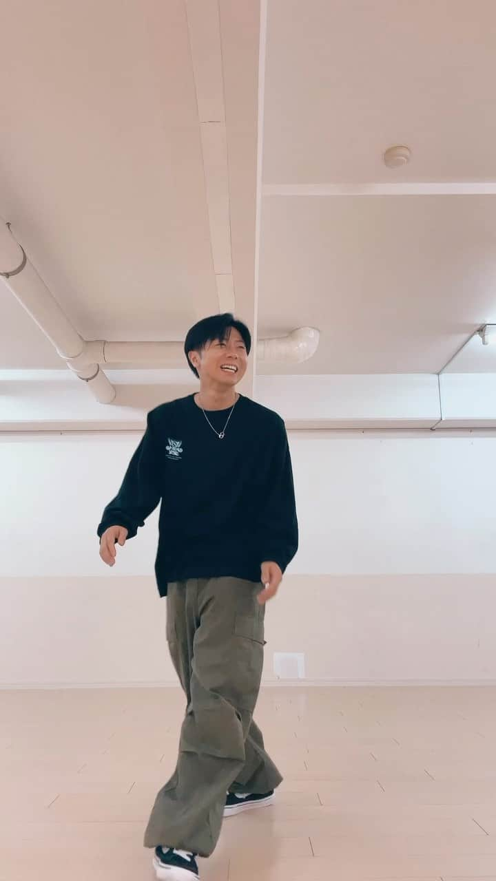 後藤健流のインスタグラム：「うわー楽し🕺  生徒と一緒に覚えたよ✌️  🎧Seven - Jungkook @bts.bighitofficial   #seven #jungkook #bts #army #seven_jungkook #dance   #後藤健流 #gototakeru」