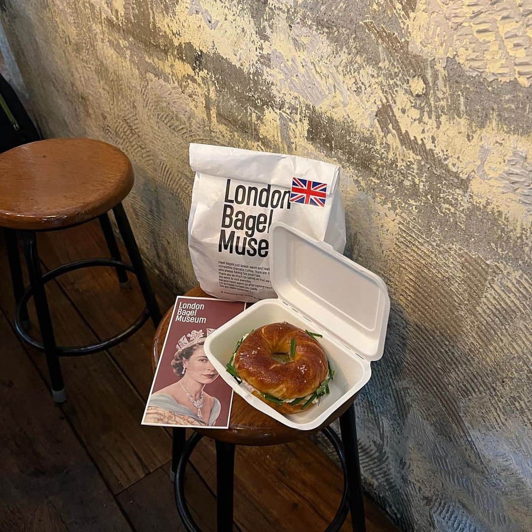 すずのインスタグラム：「念願の 🥯♡⃛  @london.bagel.museum」