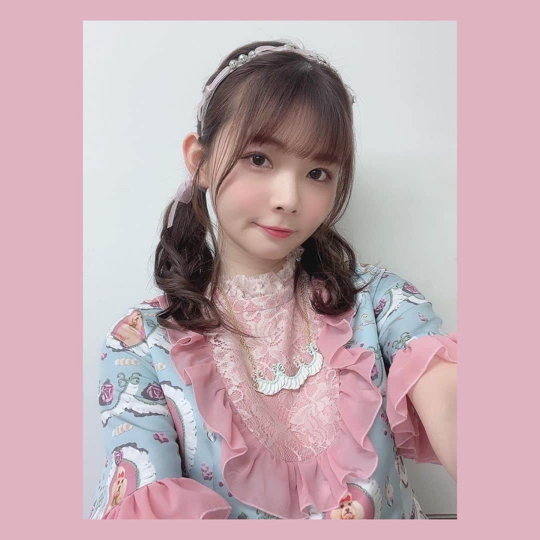 諏訪ななかのインスタグラム：「. 京都の写真載せてなかったら載せとこ〜🐩🩵🐾  2日ともかわいい衣装だった🫶🏻 全身写真は音楽スタッフのアカウント見て👋🏻‪」