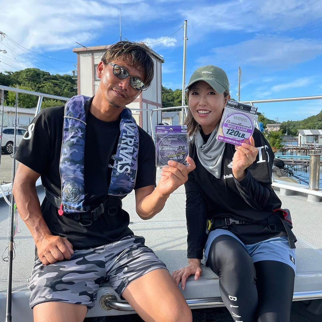 蒼井さやさんのインスタグラム写真 - (蒼井さやInstagram)「さて、今日はフィッシングエイトさんの動画撮影で遊漁船へいみつ丸さん @heymitsumaru  にお世話になり、豪華メンバーとキハダキャスティングを。 ・ ・ ・ 佐藤偉知郎さん 田代誠一郎さん @sunrise.shinkai  鈴木斉さん @suzukihitoshi_official  の御三方にキハダキャスティングゲームについて色々お話をお伺いしました☺️✨️ 近日、フィッシングエイトさんのYouTubeにてアップされるので楽しみにしていて下さい✨️✨️ ・ ・ ・ さぁ、明日からはこの御三方と私はスペシャルサポーターとしてフィッシングエイトのお客さまと一緒にプレミアム実釣会です！ が！！！ 3日間のうち明日は出船出来るんですが、残念ながら土日の出船は台風接近のため中止となりました😣 ご参加予定だった方申し訳ありません😭😭 ・ ・ ・ ですが！！ ここで耳より情報！！！ 5日（土）は【フィッシングエイト本店】 @fishing_eight_honten  で、 6日（日）は【エイトアネックス店】 @eight_annex  で、緊急来店イベントを開催いたします🥳🥳🥳 時間はどちらもお昼すぎから😊✨️ 是非この機会に御三方に会いに来てくださいね♥️ 私も皆さまのお越しをお待ちしております😊✨️ 明日、プレミアム実釣会にご参加の皆さまはよろしくお願いいたします☺️ ・ ・ ・  #フィッシングエイト本店  #エイトアネックス店  #VARIVAS  #バリバス  #釣り  #キャスティングゲーム  #キハダキャスティング  #Fishing  #fishinglife  #Fishinggirl  #釣り女子」8月3日 22時16分 - saya.aoi