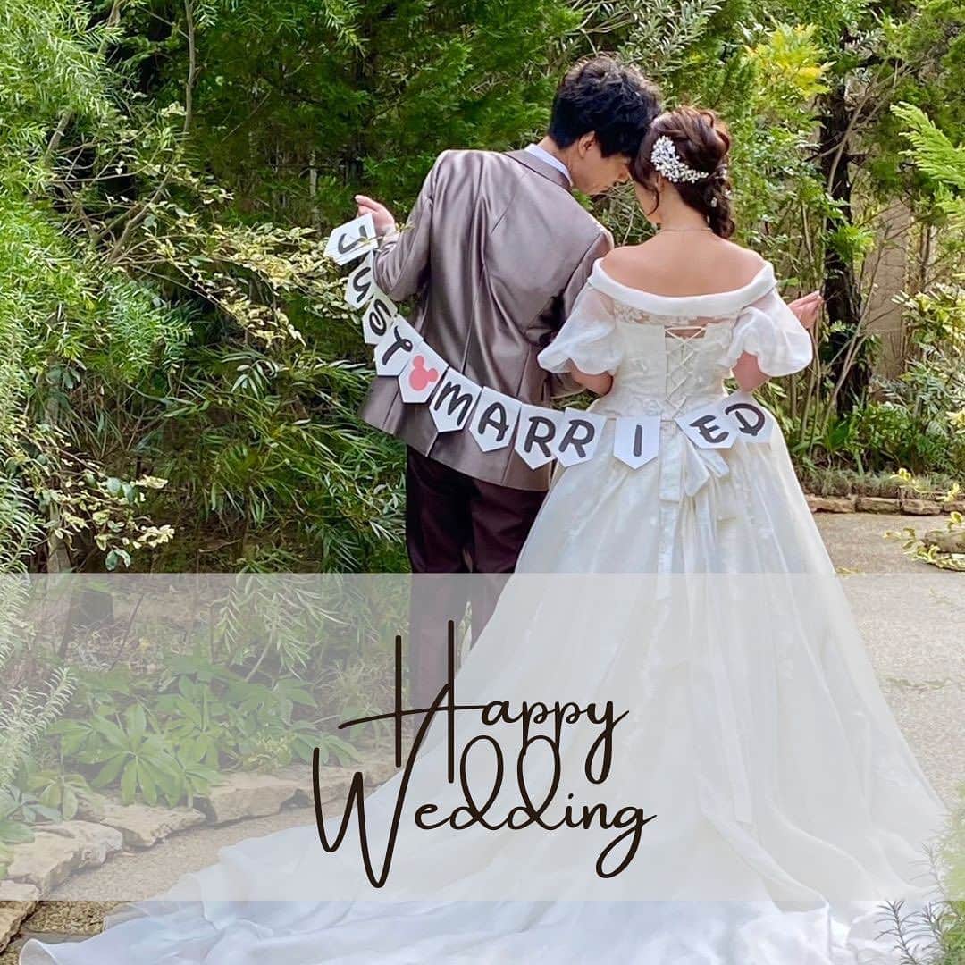 fino_wedding【フィーノ公式】さんのインスタグラム写真 - (fino_wedding【フィーノ公式】Instagram)「【卒花嫁レポート】  @esprit_de_nature_wedding   🤍可愛いお袖がついたウエディングドレスは元々、着たかったドレスでした。  程よいバルーンのお袖と透明感ある素材のボリューミムがとっても可愛かったです  🩷カラードレスはピンクに決めてました。 色々と試着しましたが、小さなお花がたくさんついたラブリーなドレスに決めました。 胸元のおしゃれなデザインと、小花がたくさんついたお袖もマストでした。  #卒花嫁レポ  #卒花嫁  #花嫁diy  #weddingreport  #袖付きドレス  #flower  #pretty  #cute  #weddingdress  #weddingstyle  #桂由美ドレス  #ピンクドレス  #お花大好き  #一目惚れ  #ドレス試着  #ドレス選び #ドレス迷子  #卒花しました  #新郎新婦  #結婚式  #チャペル挙式  #チャペルフォト  #可愛いものが好き  #女子力高め  #🩷 #エスプリドナチュール」8月11日 18時40分 - fino_wedding