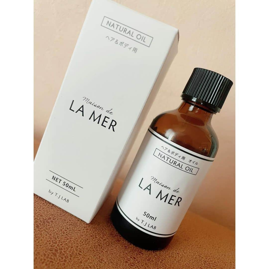 甲斐はるかのインスタグラム：「LA MER ヘア&ボディ用オイル🪽  しっとりまとまる髪の毛に導いてくれます🙆‍♀️ ドライヤーの前に使ってるよ🐰  ヘアだけではなくボディ、ハンドにも🙆‍♀️  ナチュラルな柑橘系のいい香り🍊🍋♡  PR #ナチュラルオイル #ボディオイル #ヘアオイル #ヘアケアグッズ #ヘアケア商品 #美髪ケア」