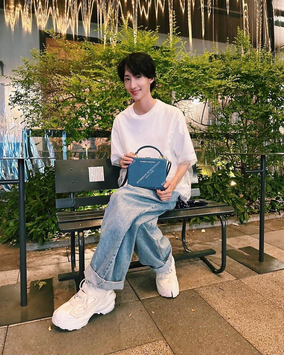 緒形りょうのインスタグラム：「My new buddy❤️💐  Thank you @brandonblackwoodnyc 🥰」