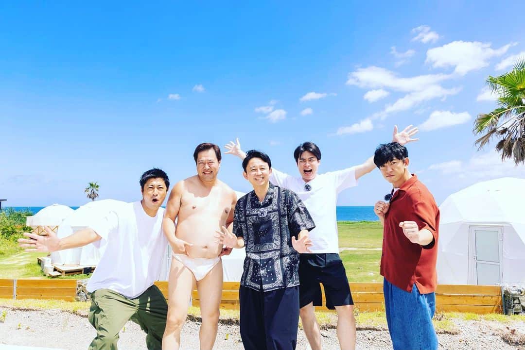 有吉弘行のインスタグラム：「吉村の番組に呼んでもらいましたー。」