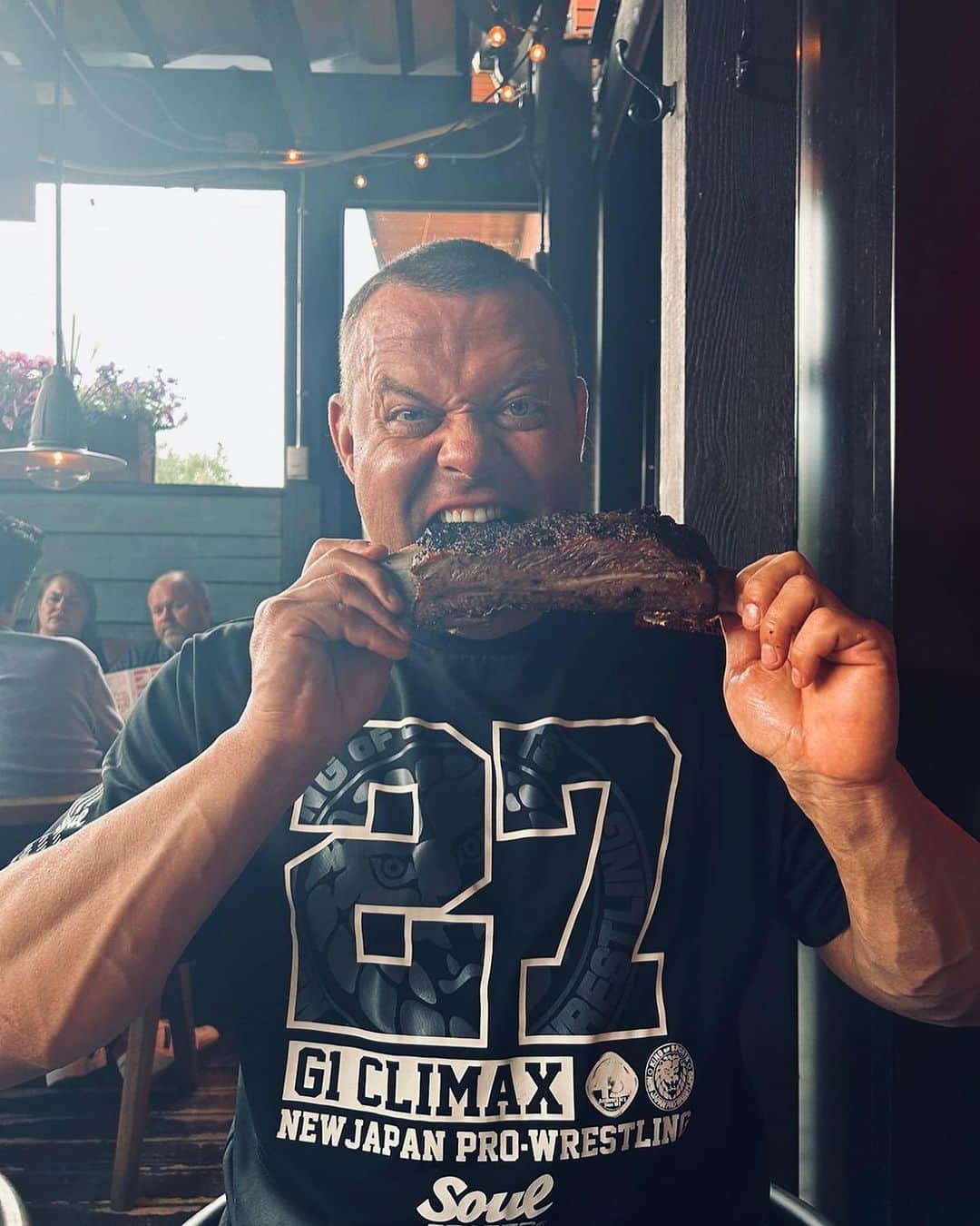 デイビーボーイ・スミス・ジュニアのインスタグラム：「Training for a tomahawk! NO PROBLEM!!! 🥩 🪓🤠」