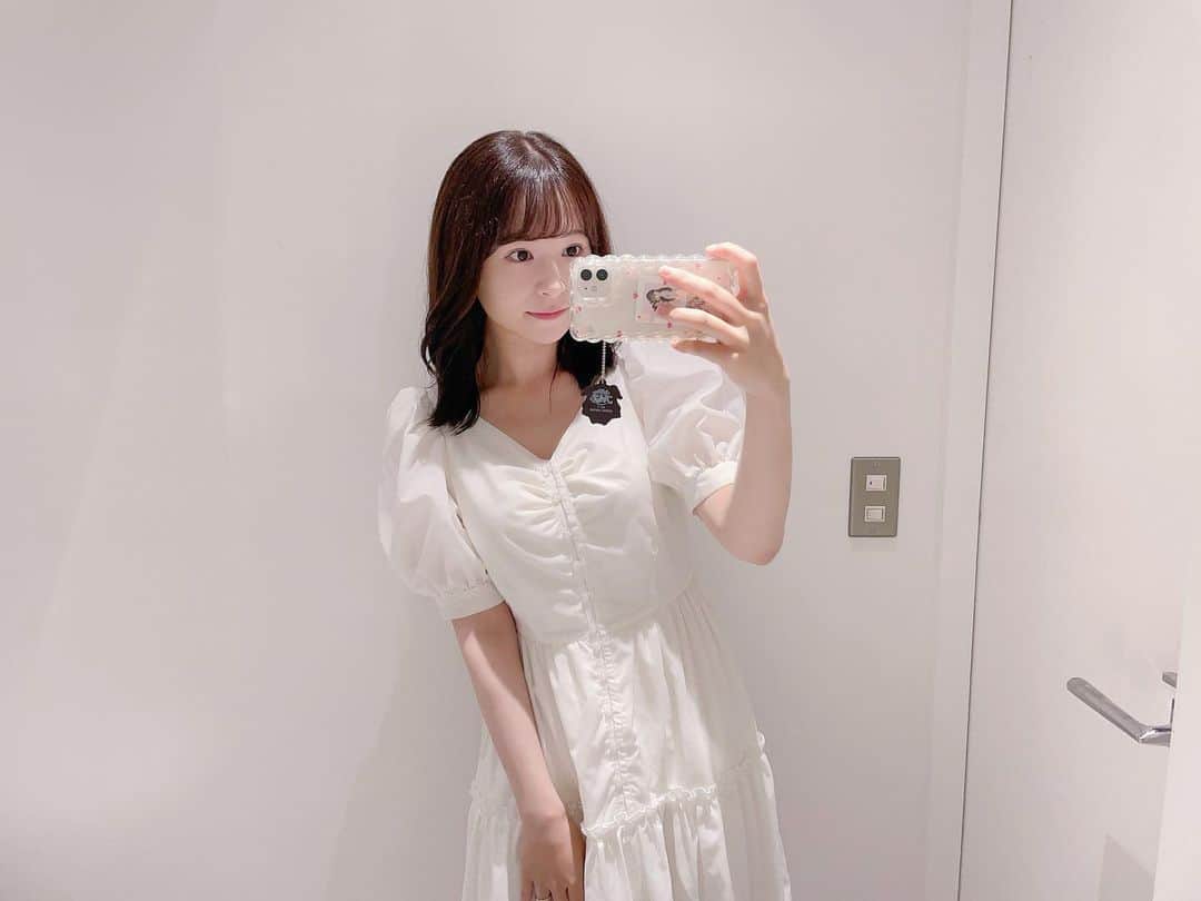 平野もえさんのインスタグラム写真 - (平野もえInstagram)「20センチ切ってさっぱり🥹♡  #ヘアースタイル  #ヘアーサロン #ボブヘア #美容室 #ヘアカラー #ヘアアレンジ」8月3日 15時10分 - moe_11.08