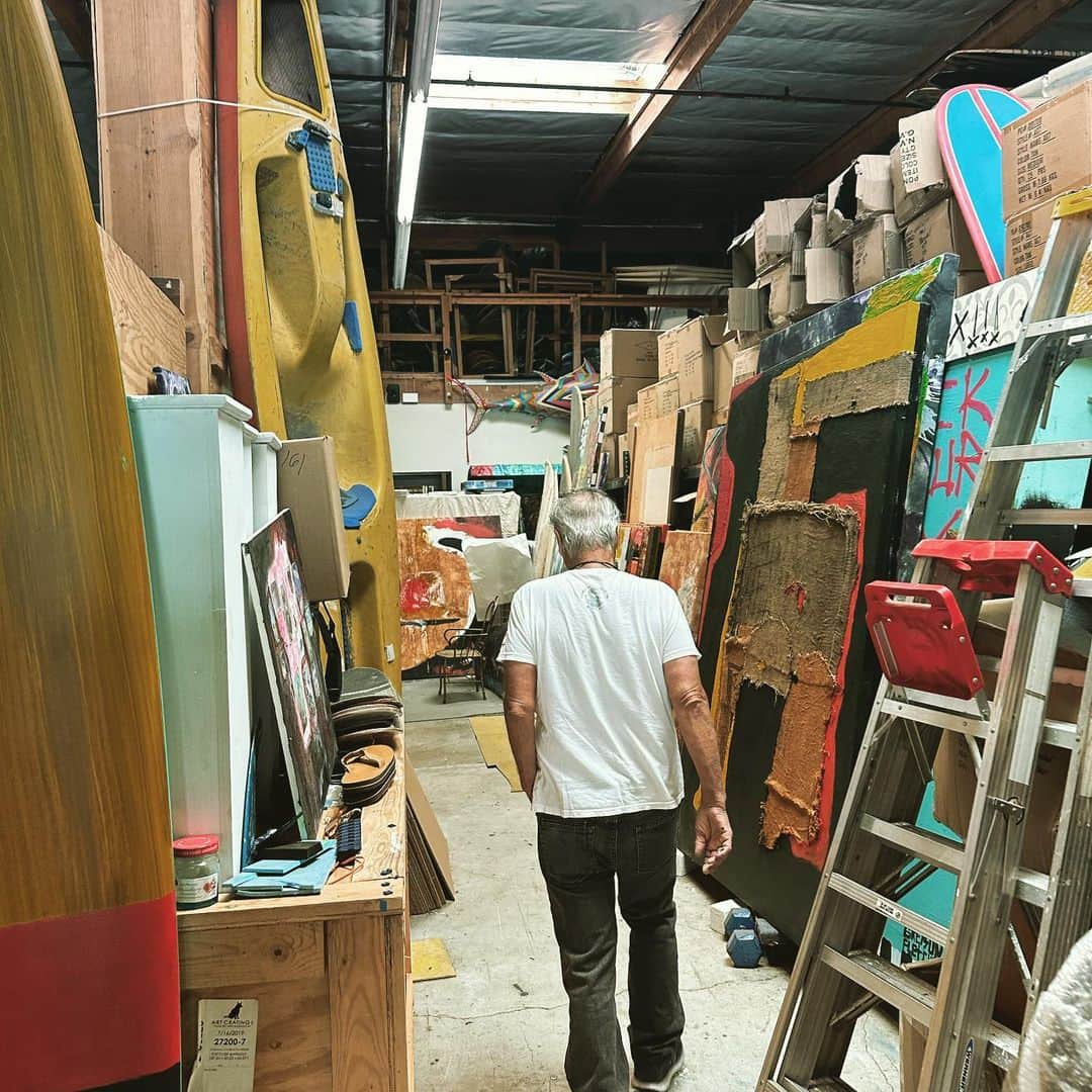 花井祐介さんのインスタグラム写真 - (花井祐介Instagram)「I went to ASTRODECK HQ to paint on @herbiefletcher surf boards.  It is a great honor to paint on Herbie’s surfboards. Barry McGee also put some artworks on the boards. So stoked to collaborate with these 2 legends. These boards will be on display at out group show”SHAPESHIFTER ”at @tandygallery starting 8/25.  前回の渡米時、アストロデッキの本社に行きハービーフレッチャーのシェープした板に直接絵を描いて来ました。 バリーさんのアートワークも加えられ3人のコラボ作品として８月のショーで展示されます。」8月3日 15時29分 - hanaiyusuke