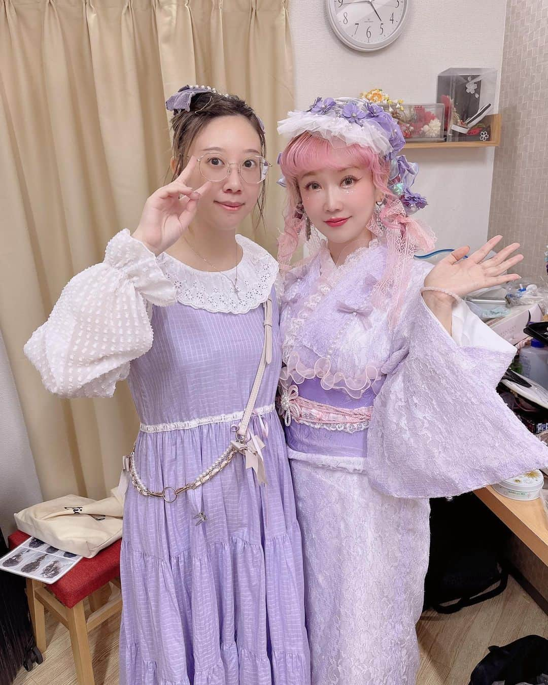 Etsuna otsukAさんのインスタグラム写真 - (Etsuna otsukAInstagram)「夏レース着物👘と浴衣レンタル体験💓浅草駅前にある @kimonomiyabi 、着物や浴衣の種類はすごく多いです！素敵💓ヘアメイクの　@miyako_reiko みやこちゃんはゆめかわいい系メイクが得意で、ロリッタちゃんメイクや原宿系のヘアメイクに体験したいなら、ぜひ試してください💓 这次体验了租借夏季和服和浴衣👘 在浅草车站一出车站1分钟的 @kimonomiyabi 这家租借店超级推荐！！衣服种类暴多！姐妹、情侣浴衣拍摄都可以哦！妆发的 @miyako_reiko 酱 太厉害了！擅长软萌的妆发😍想尝试lo娘妆容或者原宿可爱系的话可以找她试试哦❤️ #浅草 #小楽園 #浴衣　#着物レンタル」8月3日 15時43分 - etsunaotsuka