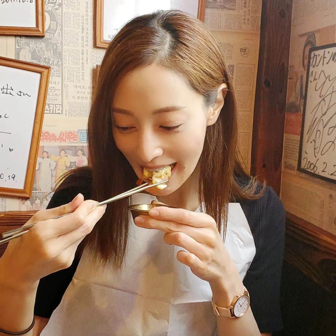 池田夏希さんのインスタグラム写真 - (池田夏希Instagram)「@kantonnoomoide_official でランチ🍴☀️ . 暑い日のランチのビールは格別😆🍺 . ・とびっこチャンジャ ・シーザーサラダ ・エビロールサムギョプサル ・チーズチキン . どれも美味しくて夢中で食べました😋(笑) 昔からカントンの思い出はよく行くけど、メニューも豊富だから毎回わくわくしちゃう🎵 次食べたいものも決めてきました🤭💕 また早く行きたいなぁ～✨ . #カントンの思い出 #韓国料理 #韓国料理屋 #新大久保韓国料理 #新大久保ランチ #新大久保ディナー #ビール #とびっこチャンジャ #シーザーサラダ #エビロールサムギョプサル #チーズチキン #新大久保グルメ #グルメスタグラム #フードスタグラム #한국요리 #한식집 #점심 #저녁 #맥주 #창난젓 #시저샐러드 #대새롤 #치즈치킨 #lunch #dinner #shinokubogourmet #gourmetstagram #foodstagram #foodphotography」8月3日 16時04分 - natsukiikeda624