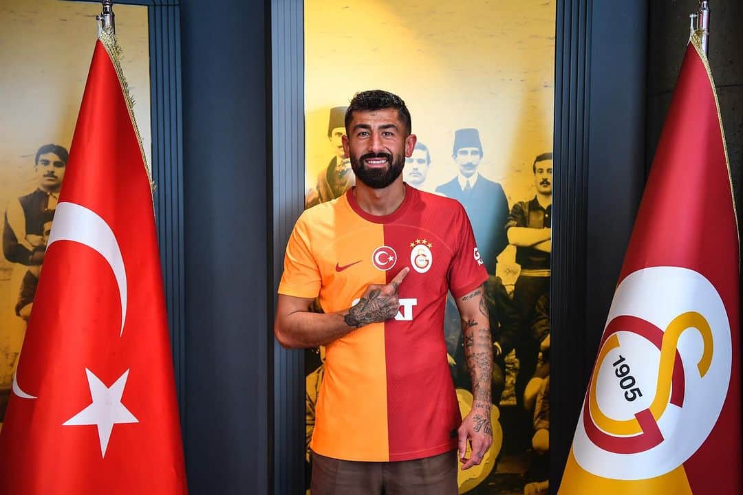 ガラタサライSKさんのインスタグラム写真 - (ガラタサライSKInstagram)「✍️ Kerem Demirbay, Galatasaray’da! 💛❤️」8月3日 15時58分 - galatasaray