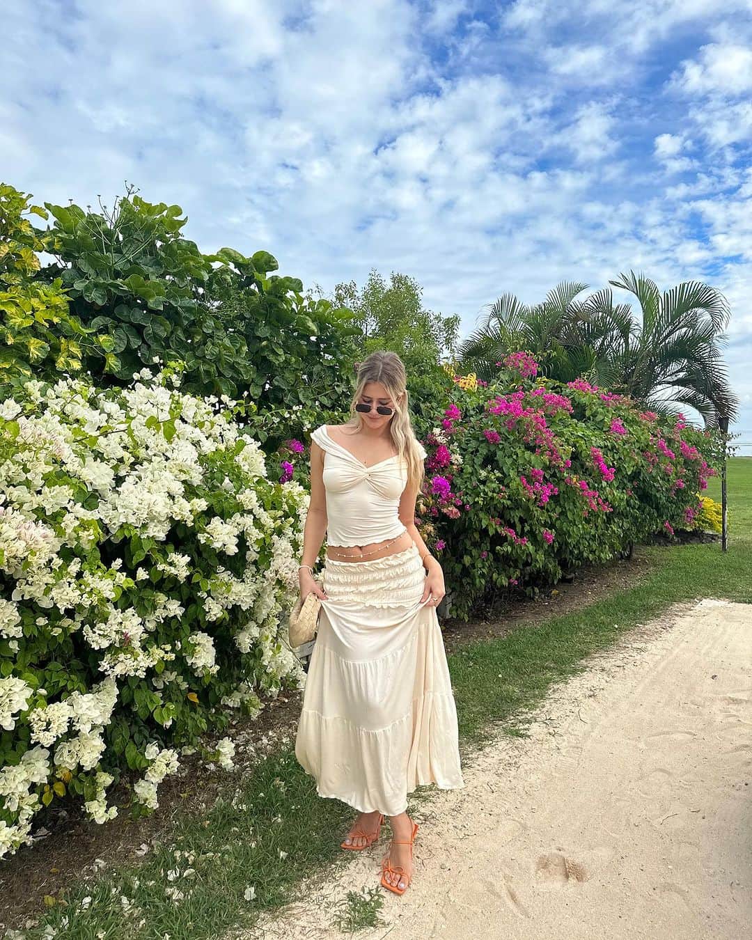 tiger Mistのインスタグラム：「TM dream girl, @sophadophaa_ spotted on vacay in the Denali Top + Skirt! Make it yours. 💌」