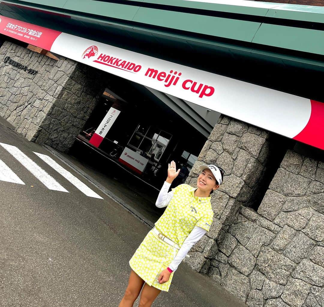 藤田光里のインスタグラム：「. . HOKKAIDO meiji cup  今年も推薦して頂きありがとうございます!! たくさんの方に応援していただき 本当に毎年嬉しく思います。  恩返しできるよう 自分らしく頑張ります(*´˘`*)  そして今週は 井上希さん @nozomi_inoue111に キャディをしてもらいます♡ 楽しみ  #藤田光里 #AKRacing  #meijicup #札幌国際カントリークラブ島松コース #uhb」