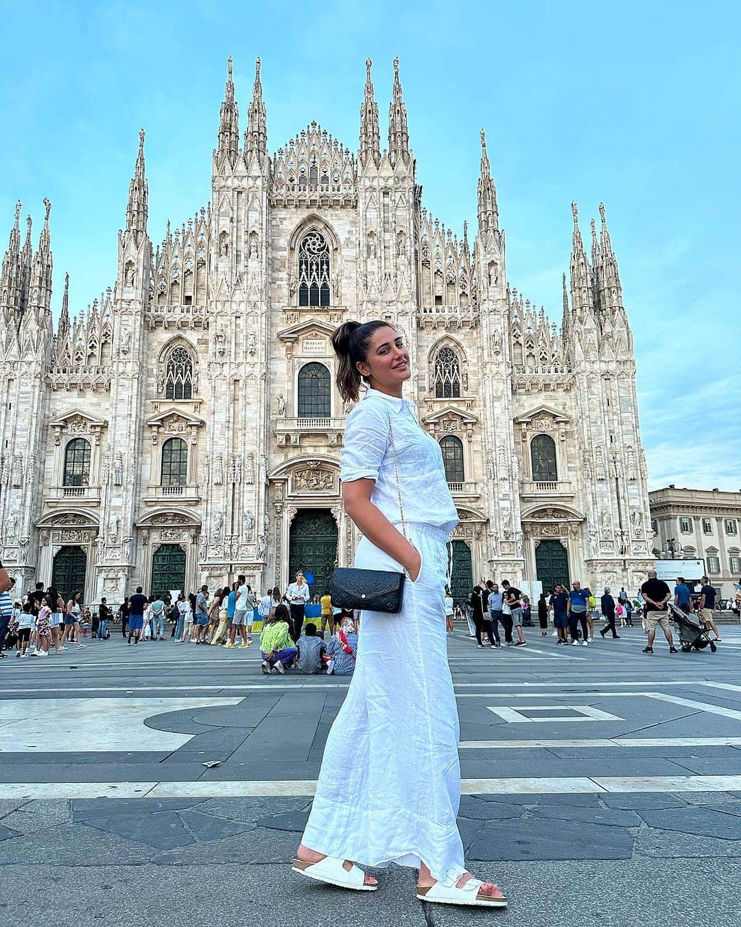 Nargis Fakhri のインスタグラム：「An Architectural Master piece! 🇮🇹   Milan Cathedral, called Duomo di Milano in Italian, is one of the world's largest Gothic cathedrals, located in the heart of the city.   Europe Summer 2023 🥰 .  . . . . #travel #europe #europesummer2023 #italy #milano #nargisfakhri #duomomilano」