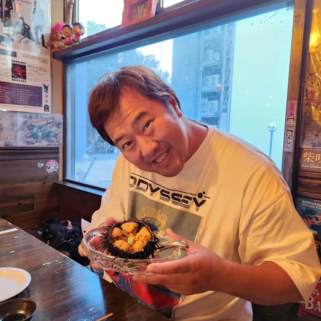 とにかく明るい安村さんのインスタグラム写真 - (とにかく明るい安村Instagram)「仙台に旅行行ってきたよ！ いっぱいうまいの食べたよ！ そうだよ！  #仙台  #近藤商店」8月3日 16時37分 - tonikaku.a.yasumura