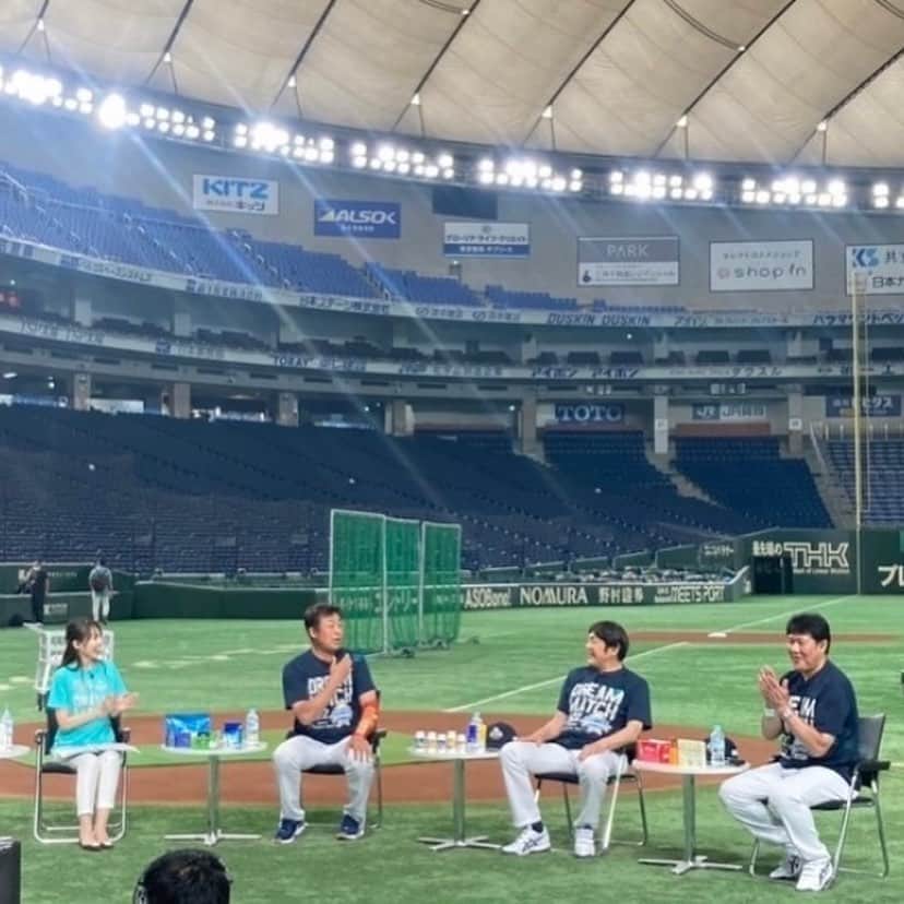 阿部智帆さんのインスタグラム写真 - (阿部智帆Instagram)「SUNTORY DREAM MATCH🍺  去年からはリポートだけでなく 試合前のトーク番組も担当させて頂いています😌💓  今年のゲストは 桧山進次郎さん、斎藤雅樹さん、岩本勉さん✨ サントリードリームマッチの魅力と試合の見所を たっぷりと伺いました🥰 4枚目以降は 荒木大輔さんにもご出演頂いた去年の写真です📸  こちらは、サントリーウエルネス会員様への限定配信番組☺️ ここでしか聞けないトークが盛りだくさんです✨ 来年もぜひ、たくさんの方のご視聴をお待ちしています💓  #サントリードリームマッチ #試合直前#生配信」8月3日 16時47分 - chiho_abe829