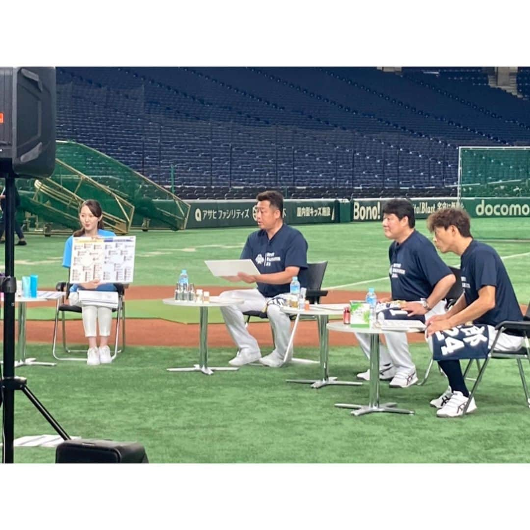 阿部智帆さんのインスタグラム写真 - (阿部智帆Instagram)「SUNTORY DREAM MATCH🍺  去年からはリポートだけでなく 試合前のトーク番組も担当させて頂いています😌💓  今年のゲストは 桧山進次郎さん、斎藤雅樹さん、岩本勉さん✨ サントリードリームマッチの魅力と試合の見所を たっぷりと伺いました🥰 4枚目以降は 荒木大輔さんにもご出演頂いた去年の写真です📸  こちらは、サントリーウエルネス会員様への限定配信番組☺️ ここでしか聞けないトークが盛りだくさんです✨ 来年もぜひ、たくさんの方のご視聴をお待ちしています💓  #サントリードリームマッチ #試合直前#生配信」8月3日 16時47分 - chiho_abe829