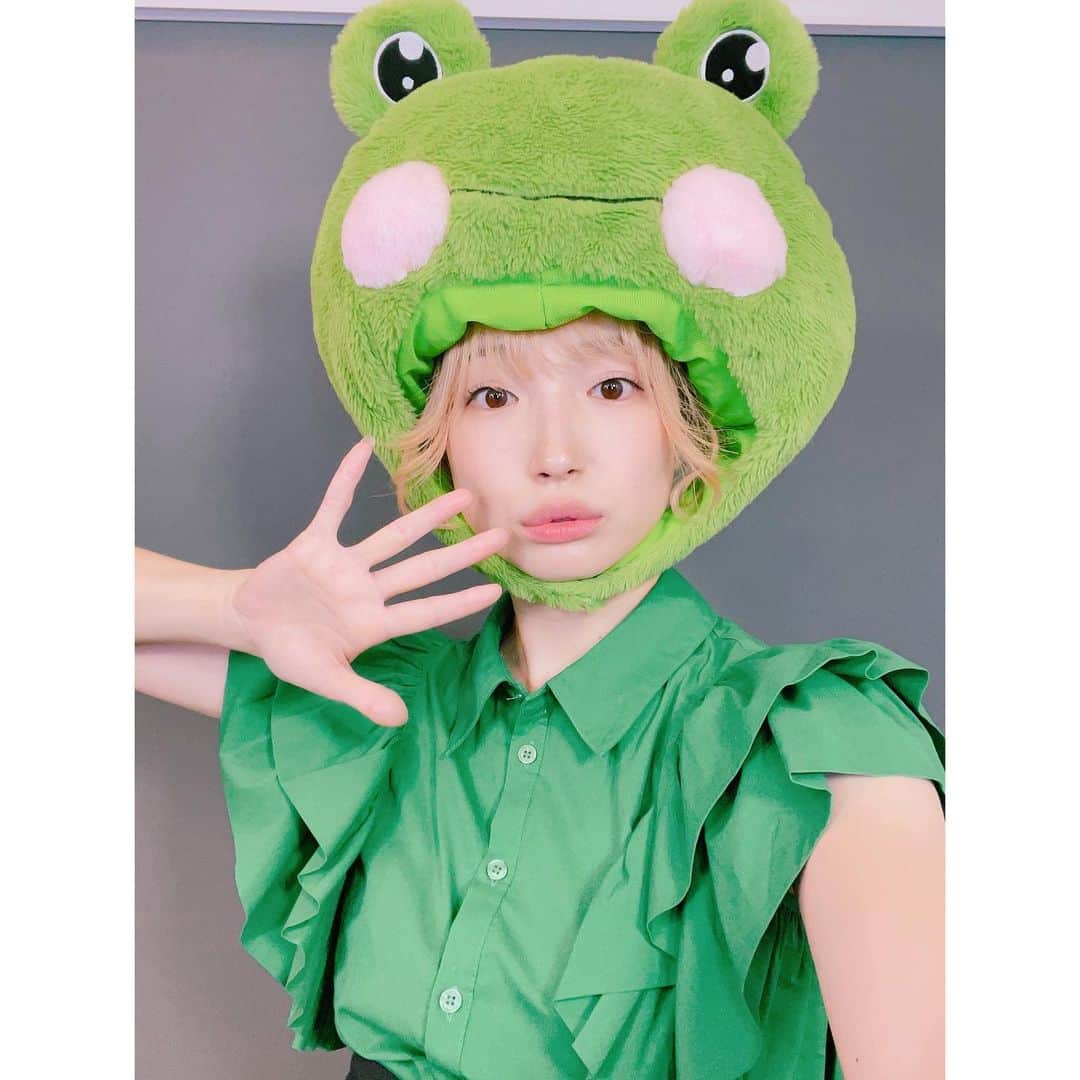 有明ゆなさんのインスタグラム写真 - (有明ゆなInstagram)「ちなみに 渋谷MODIの地下一階には @photoismjp  カチューシャやかぶりもの たくさんあって 全てみたうえで カエル🐸がすきだった💛 . このカエルほしいぐらい このカエル🐸すき🩷💙🩷 どのに売ってるんだろう？！ . . . . PR @photoismjp #フォトイズム #韓国プリ #セルフ写真 #photoism #原宿プリ」8月3日 16時46分 - ariake_yuna