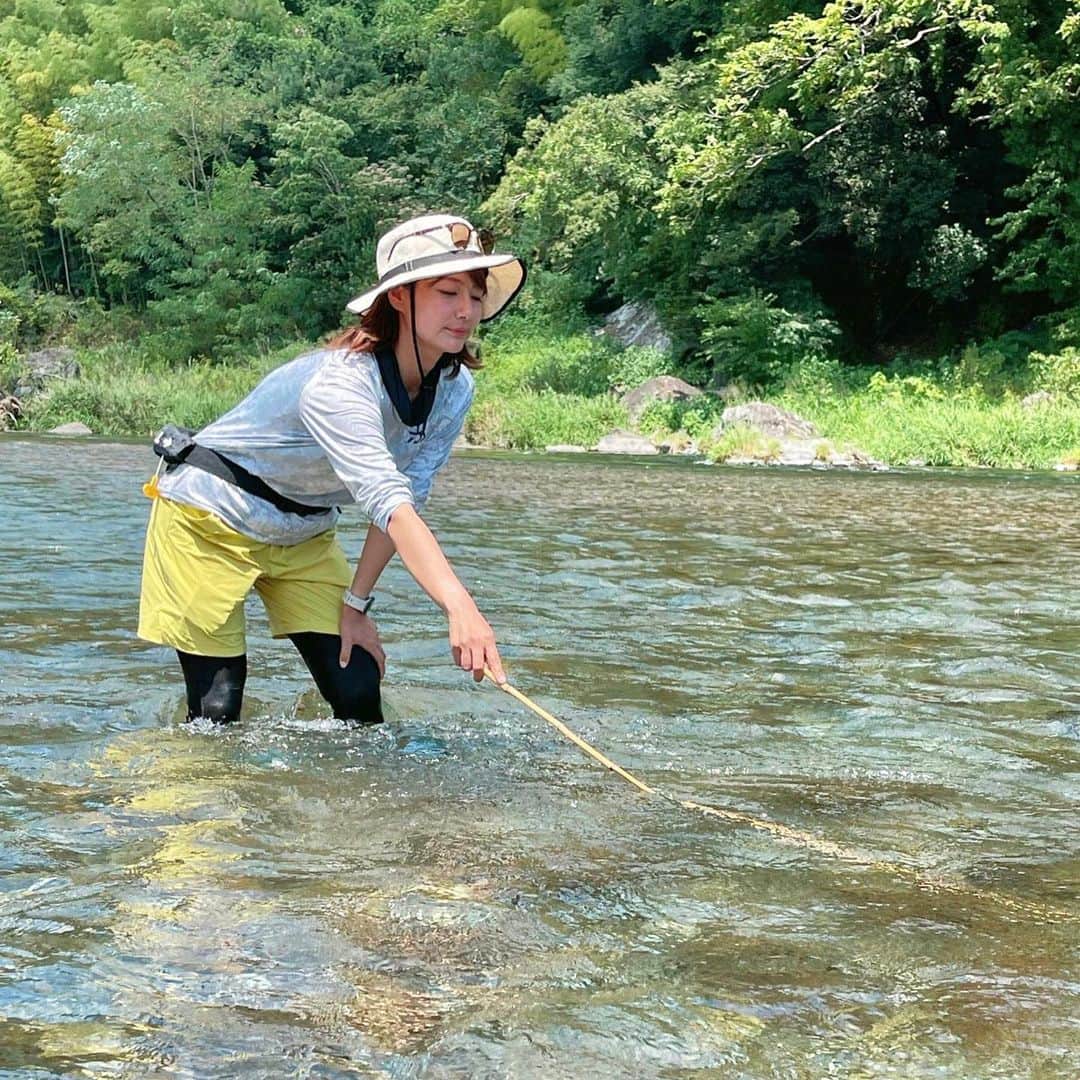 晴山由梨さんのインスタグラム写真 - (晴山由梨Instagram)「多摩川の清流でピストン釣り！  たまには川もいいですね〜🍃 川に入ると一気に涼しくなって、生き返りました😆  #川釣り #ピストン釣り #ウグイ #晴山由梨」8月3日 16時41分 - hareyama_yuri
