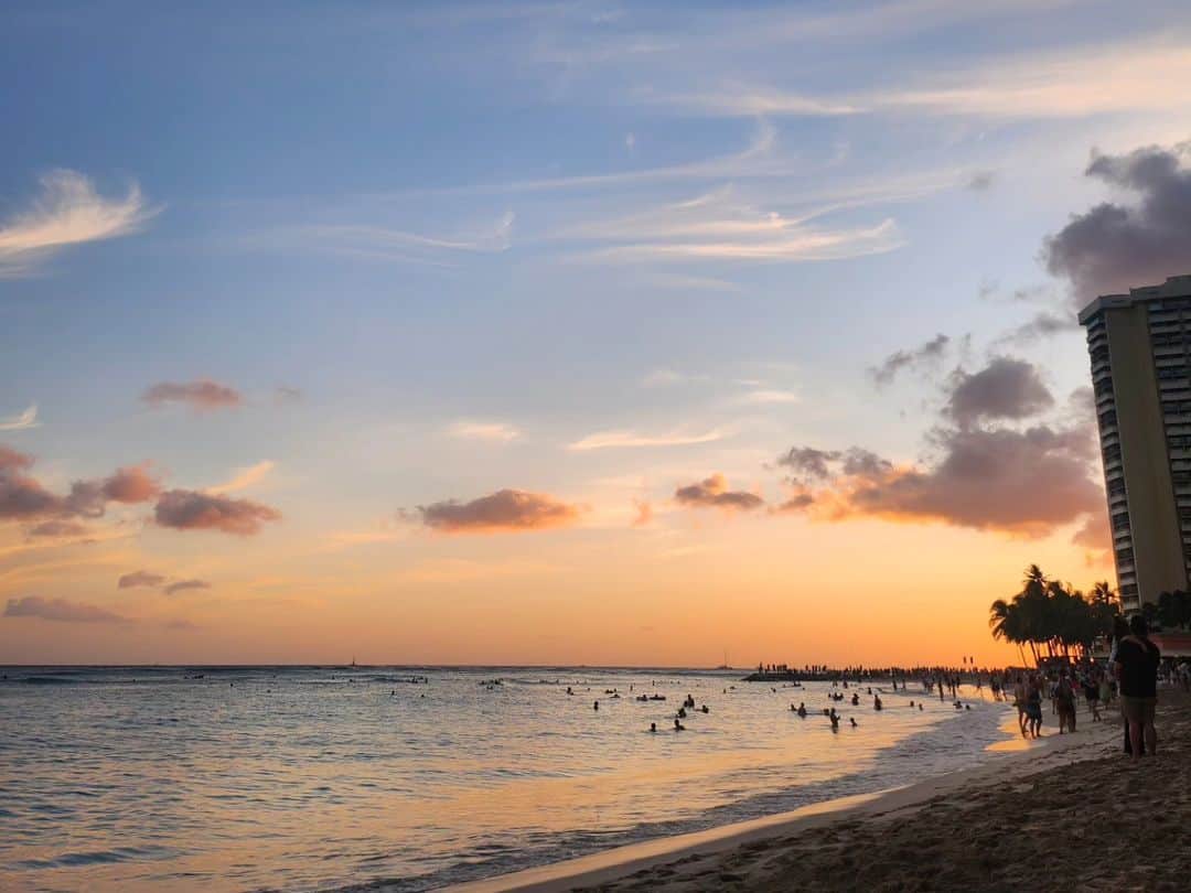 小雪さんのインスタグラム写真 - (小雪Instagram)「🇺🇸🌴 #まあこゆき ハワイは、とにかく空と海と 街並みに癒されたなぁ～ どの時間の景色も最高だった。  旅ならではの、色んなことがあって 笑って飲んで寝て起きて 自分たちのリズムで自由に楽しくリフレッシュできました！  またコツコツ頑張っていこう！ 旅はいいね！ まぁさん、ありがとう☺️  #hawaii #ただいま」8月3日 16時56分 - koyuki2