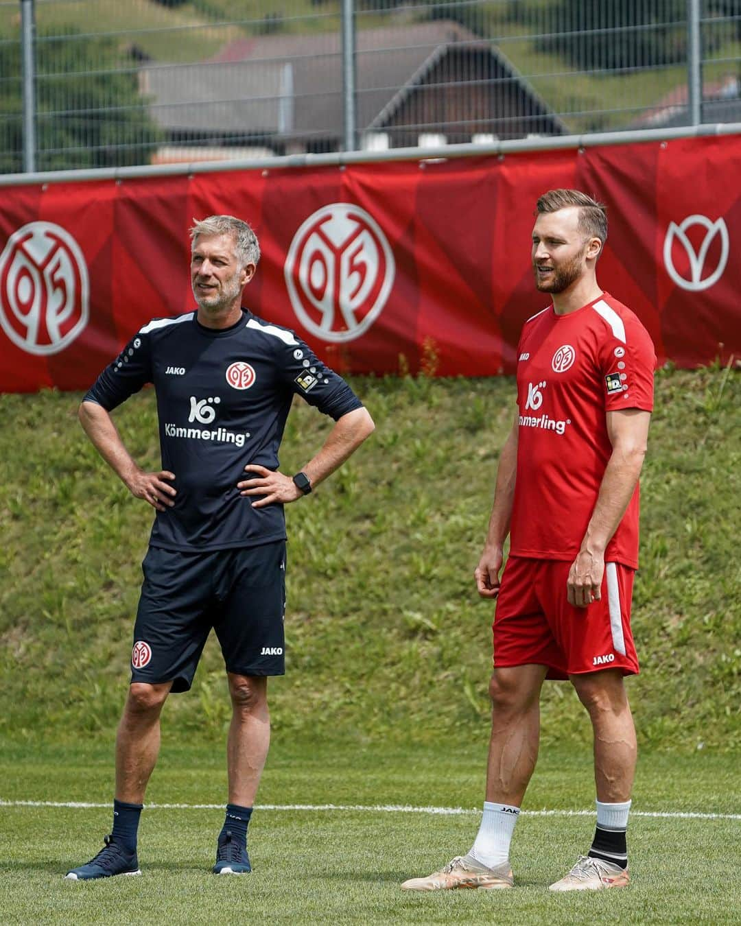 シルヴァン・ヴィドマーのインスタグラム：「Back from training camp 💪 Preparations for the new campaign are well underway. Who’s as excited as I am for the start of the new season? 🙋‍♂️  #training #fun #sile #mainz05」